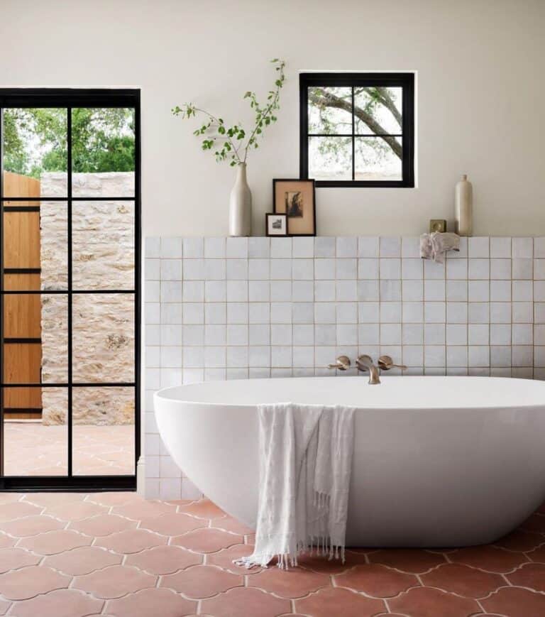 Light Gray Tile Bathtub Surround with Ledge