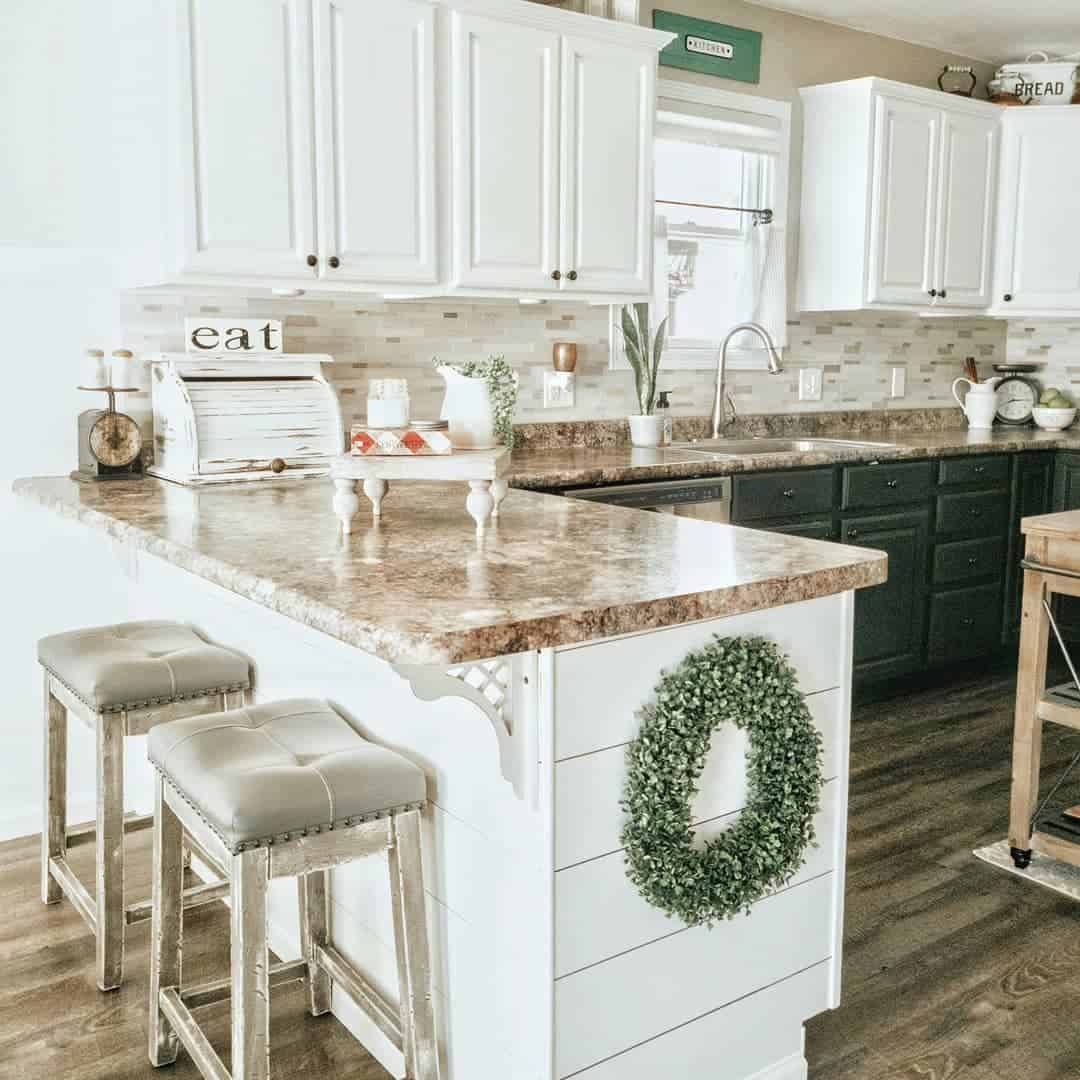 21 Kitchen Island Corbel Ideas for Extra Country Flair