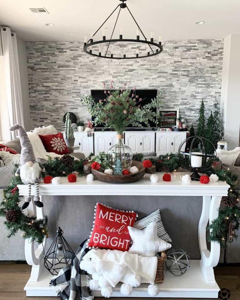 Traditional Farmhouse Winter Décor