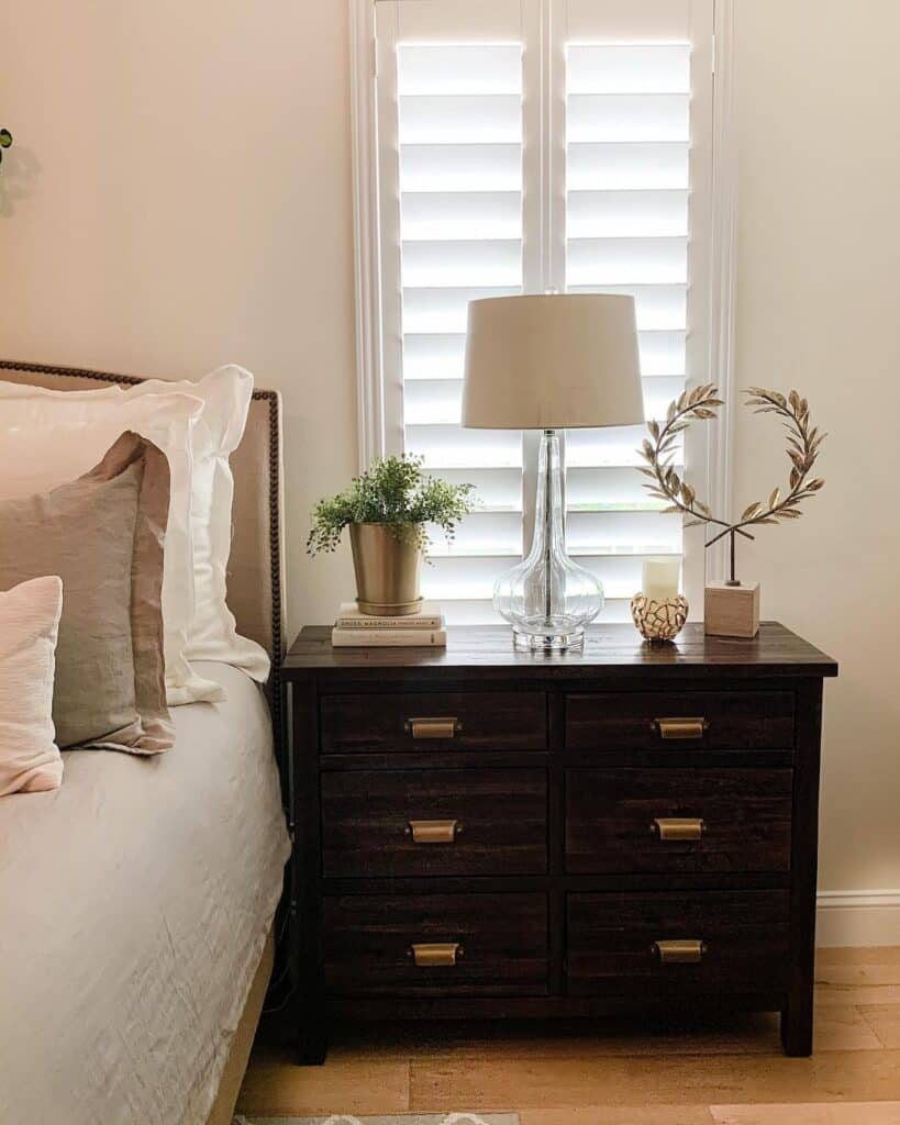 17 Crystal Bedroom Lamps to Add a Bit of Sparkle