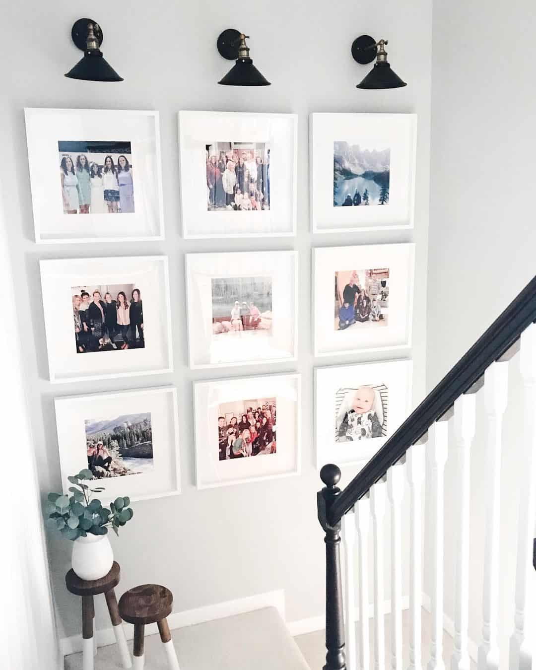 26 Stylish Tips on How to Decorate the Wall Going Up the Stairs