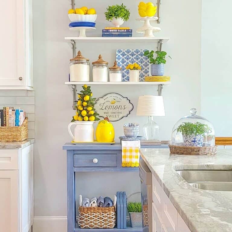 Country Kitchen with Lemon Décor