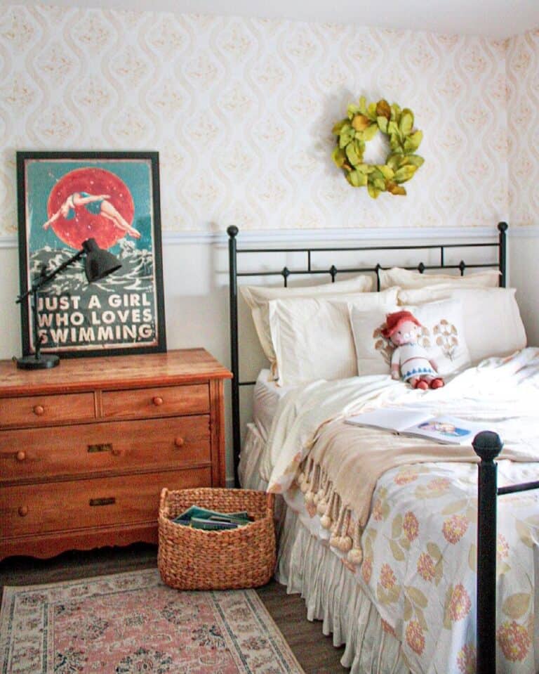 Put Up a Striking Wall Piece