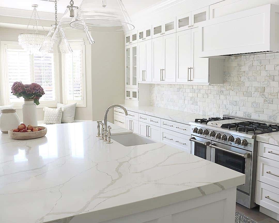 42 Classy White Kitchen Cabinets with White Countertops