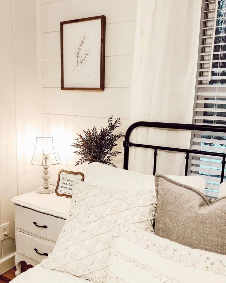 Wood and Wire Lamps for Teenage Bedrooms