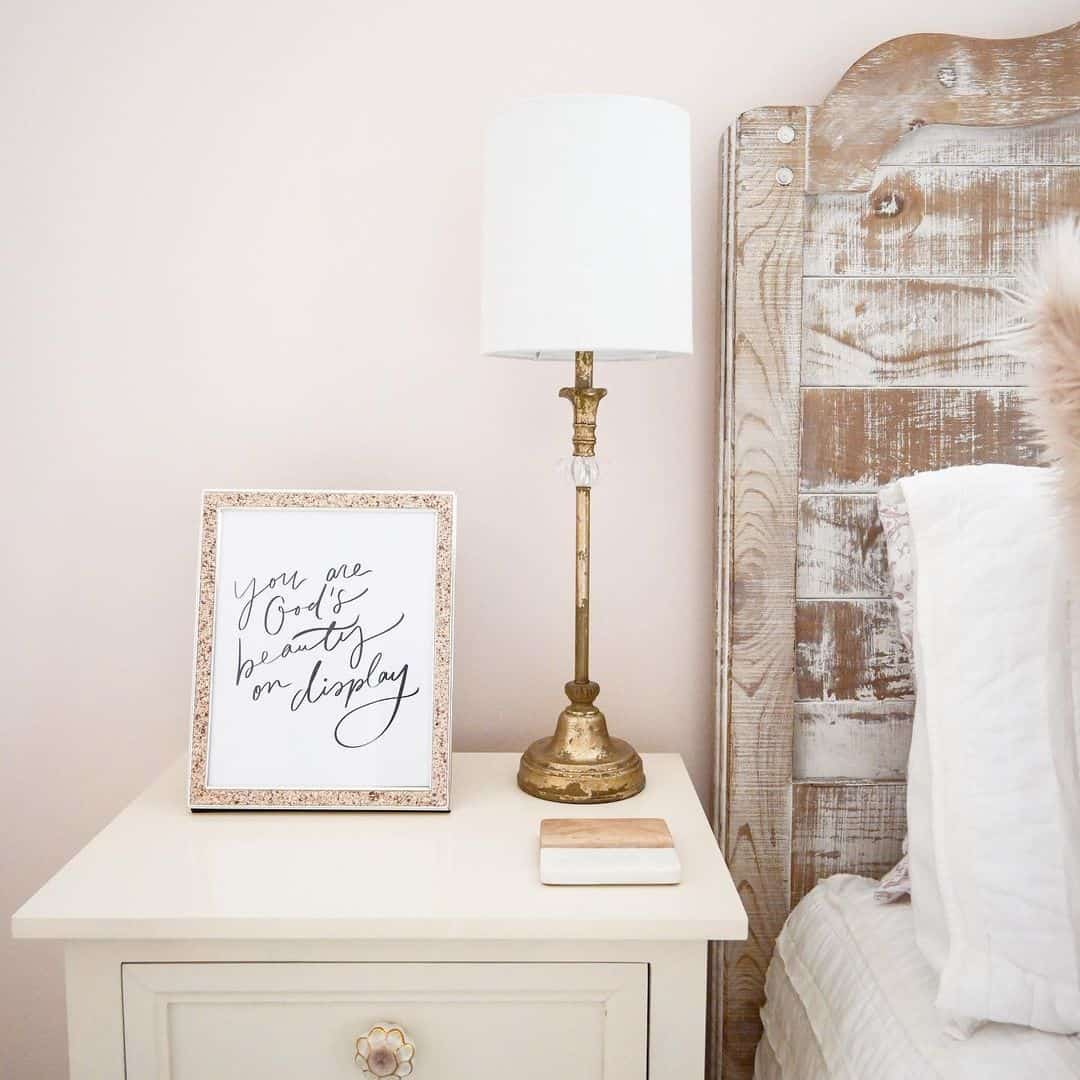 29 Rustic Bedroom Lamps to Add a Little Oomph to Bedside