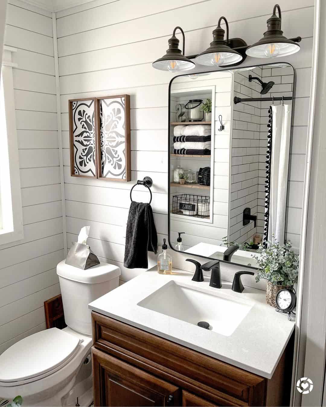 27 Beautiful Black Bathroom Mirrors That Reflect Your Style