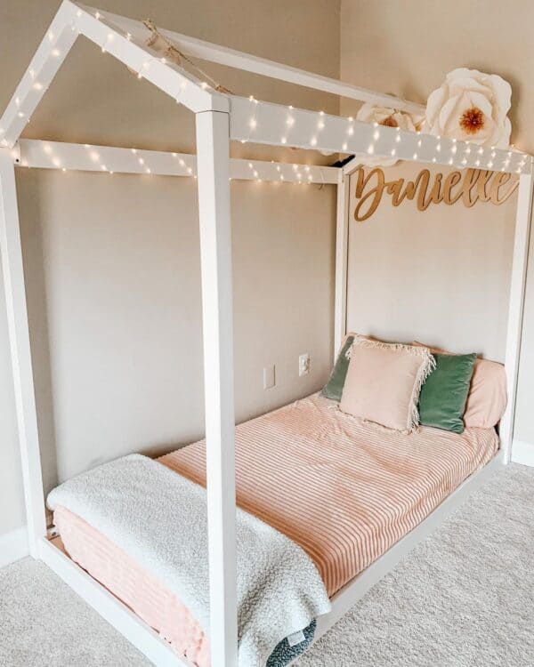 32 Exquisite Toddler Canopy Bed Ideas to Add a Little Whimsy