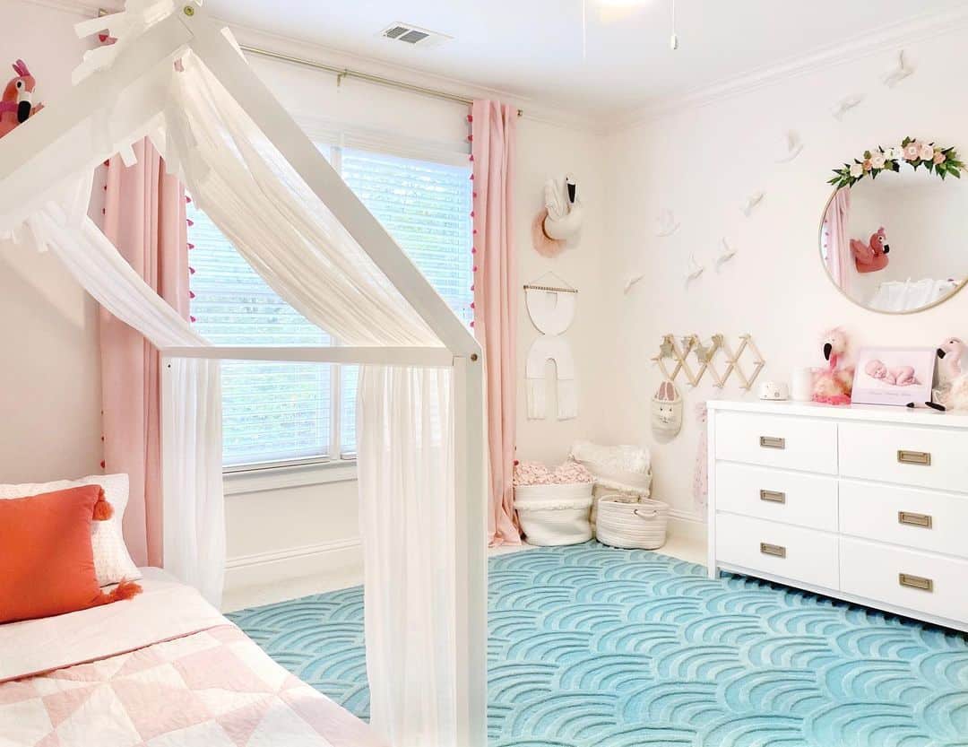 32 Exquisite Toddler Canopy Bed Ideas to Add a Little Whimsy