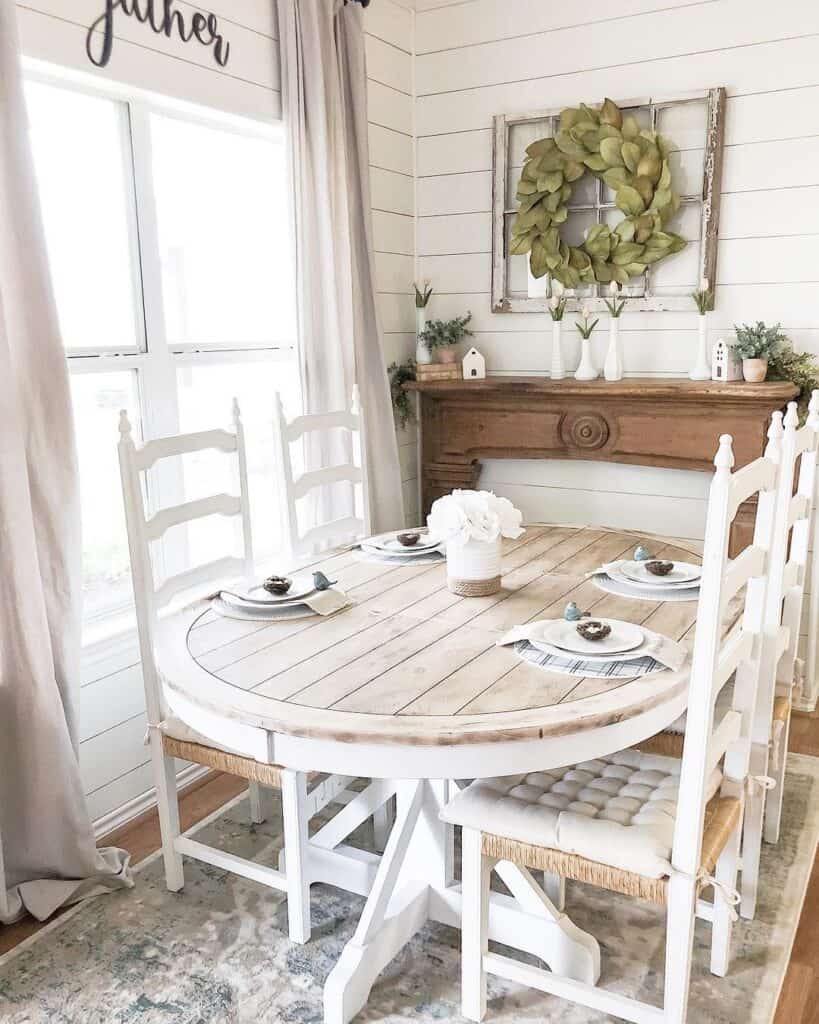 Breakfast Nook with Oval Extendable Table
