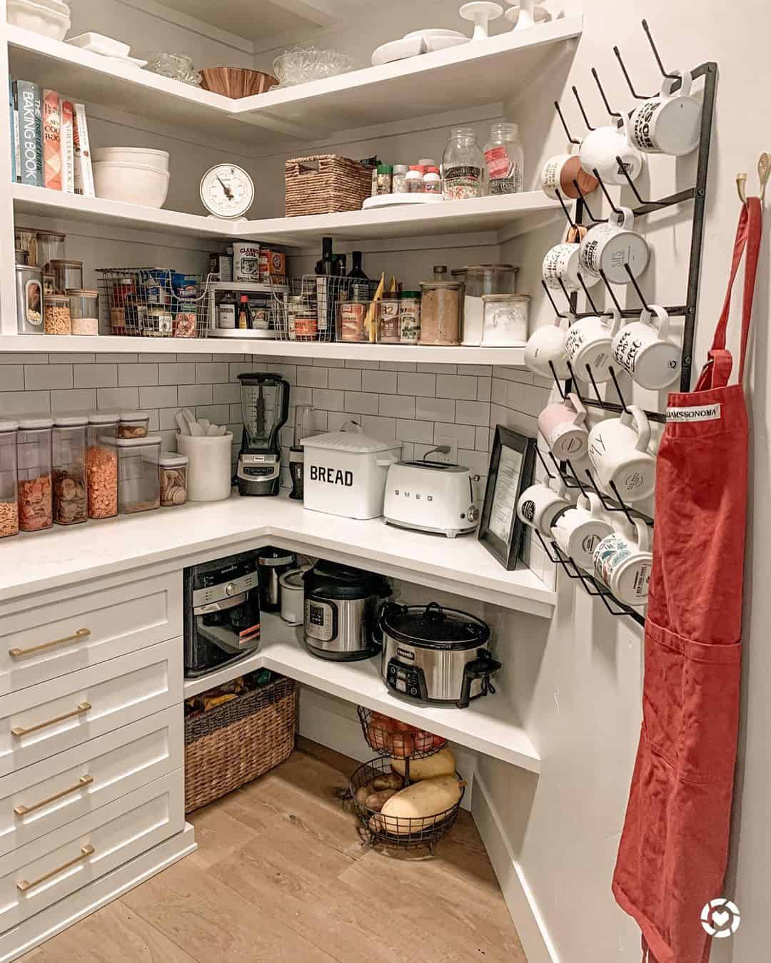 29 Walk In Pantry Ideas For Stylish Kitchen Storage