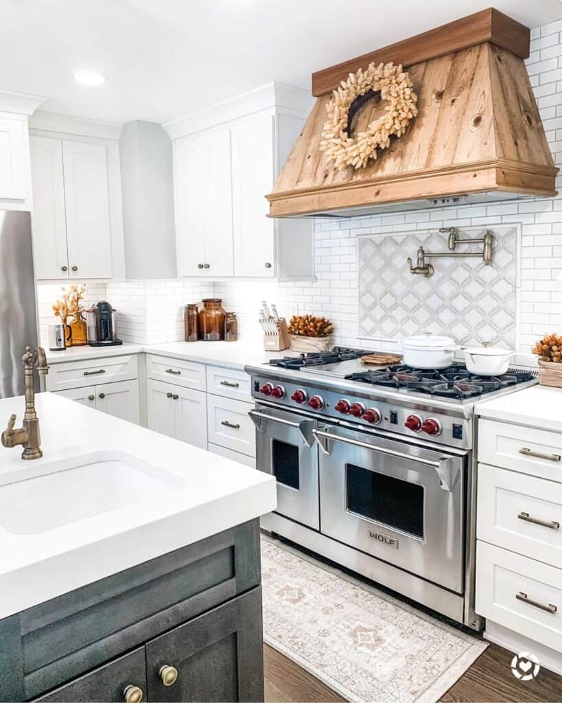 Gray Arabesque Backsplash Accent Tiles