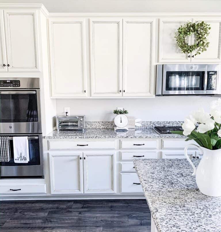 Kitchen Countertop with Backsplash Lip