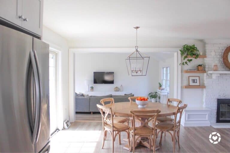 Light Wood Round Dining Table
