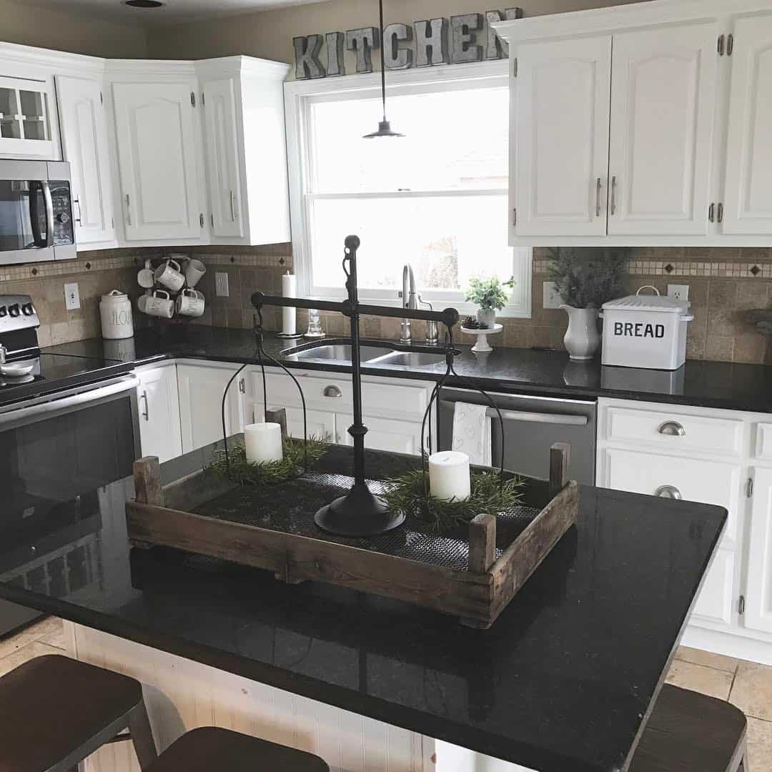 20 Square Tile Backsplash Inspirations for a Classic Kitchen