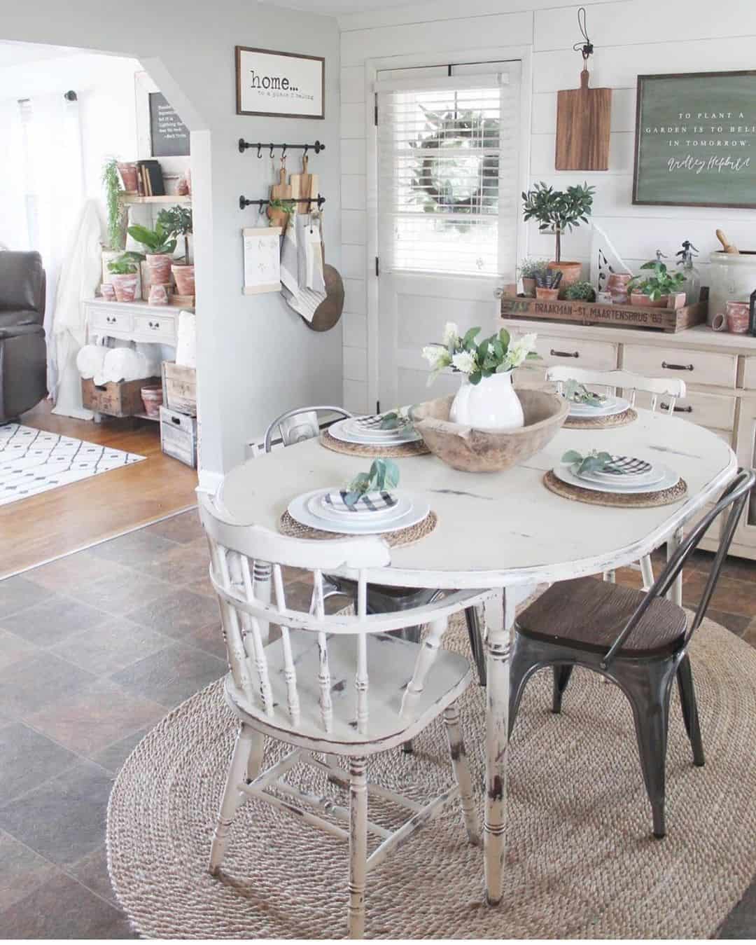 22 Oval Extendable Dining Tables That Work for Smaller Spaces