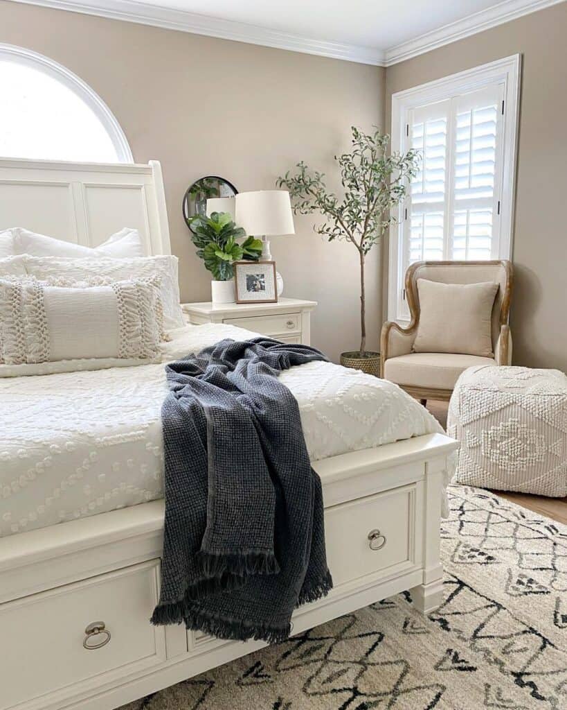 Bedroom Seating Area for White Bed