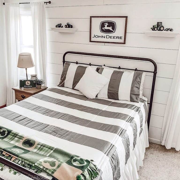 Boys Room with Tractor Decor