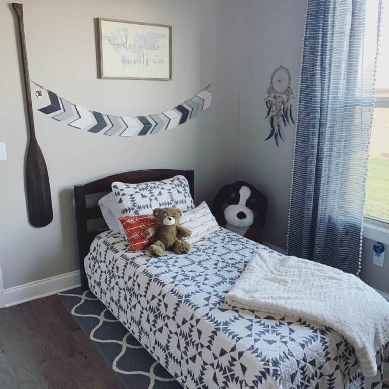 Wooden Oar Decor for Little Boy's Room