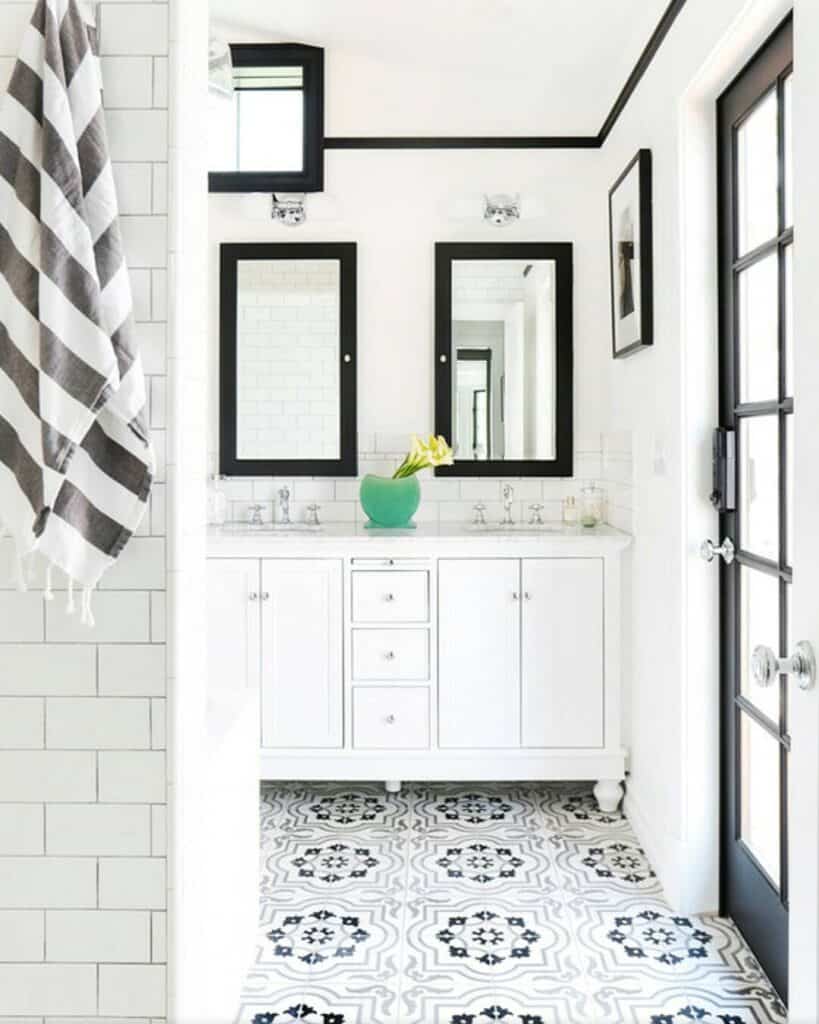 Contrasting Black and White Bathroom