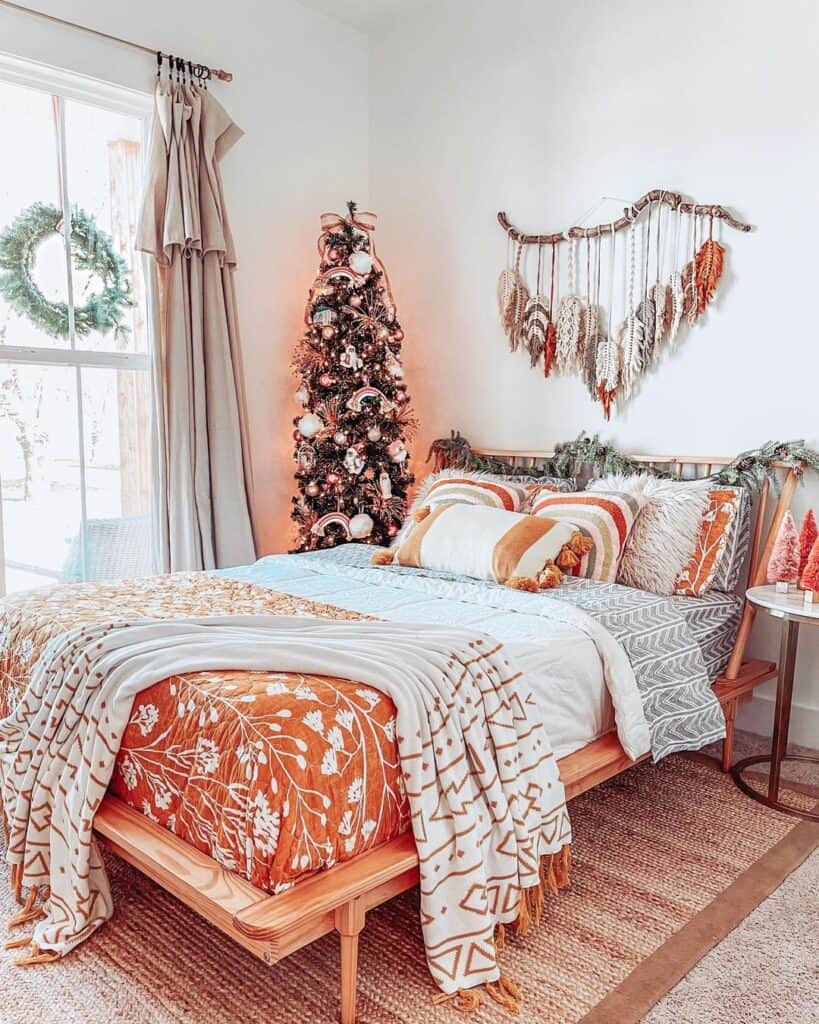 Neutral Color Scheme in Christmas Bedding