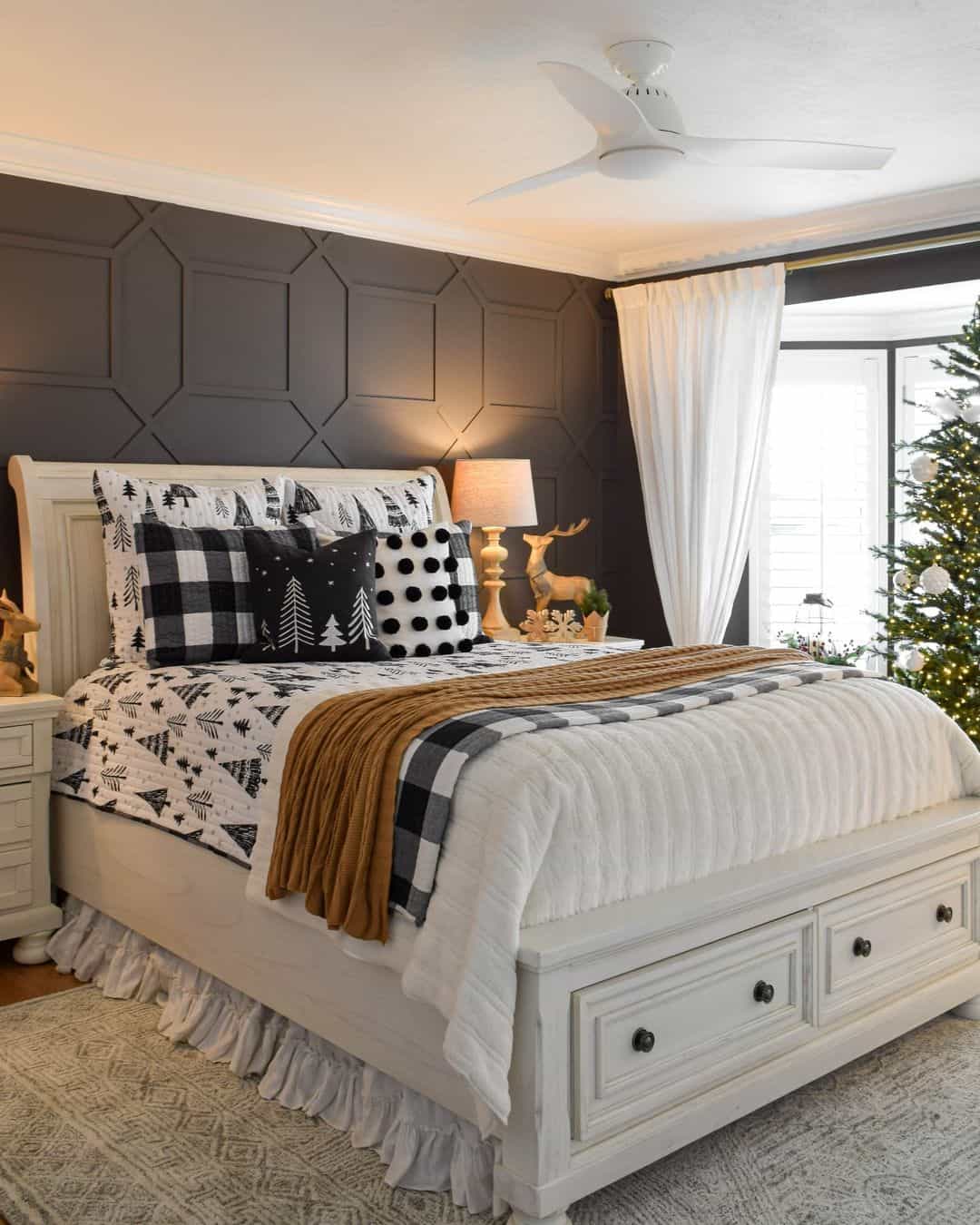 Black and White Christmas Bedding With Matte Black Wall - Soul & Lane