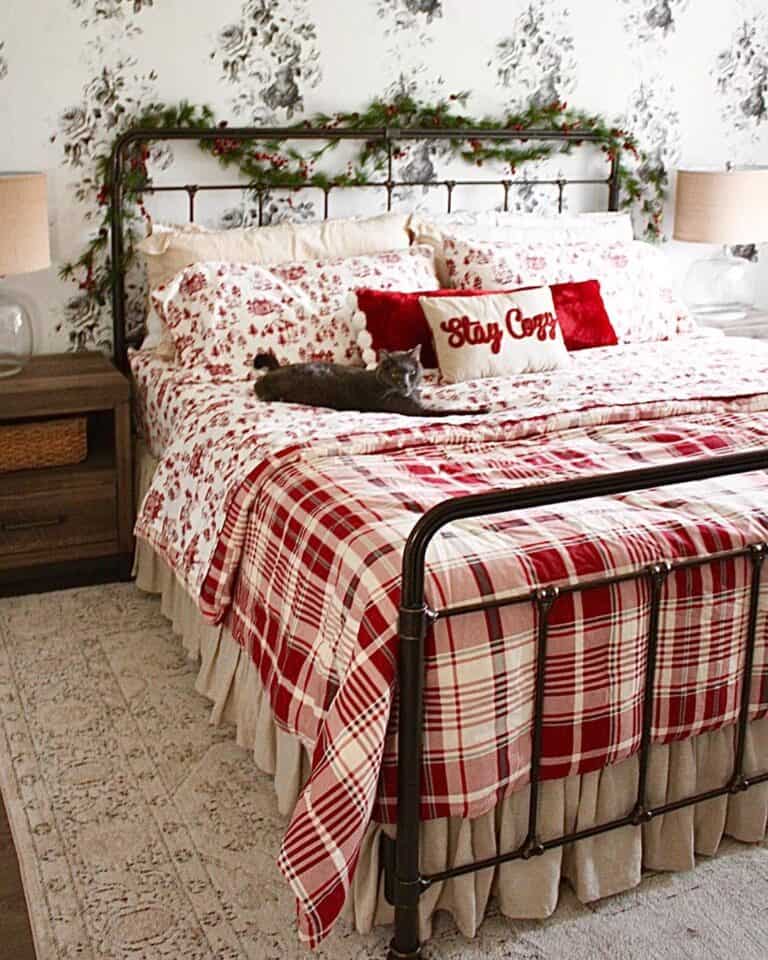 Red and White Christmas Sheets