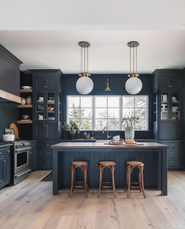 28 White and Gold Kitchen Pendant Light Ideas for a Sizzling Home
