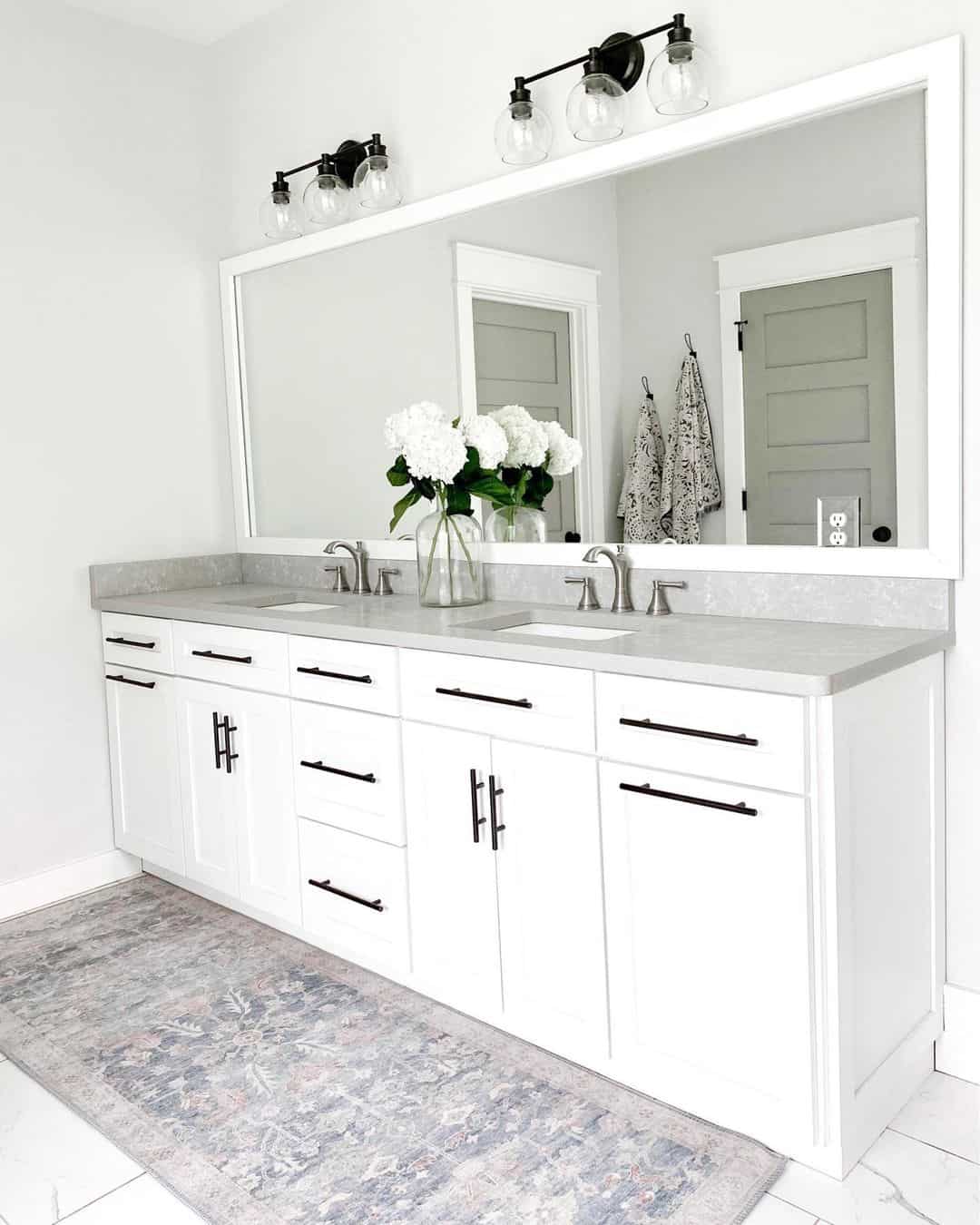 25 Timeless Granite Bathroom Countertop Ideas