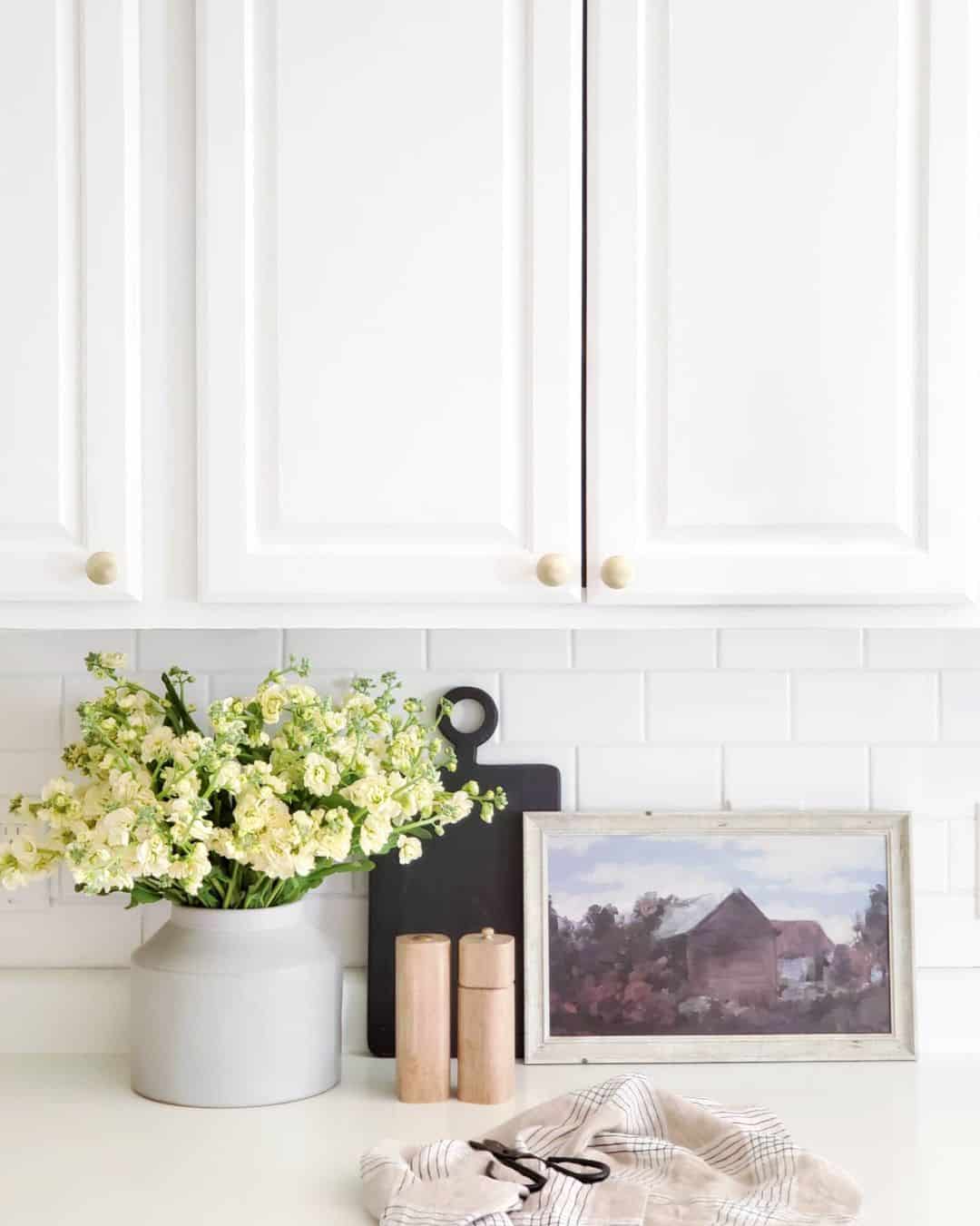 29 Enticing Gold Knobs for a Quick Kitchen Refresh