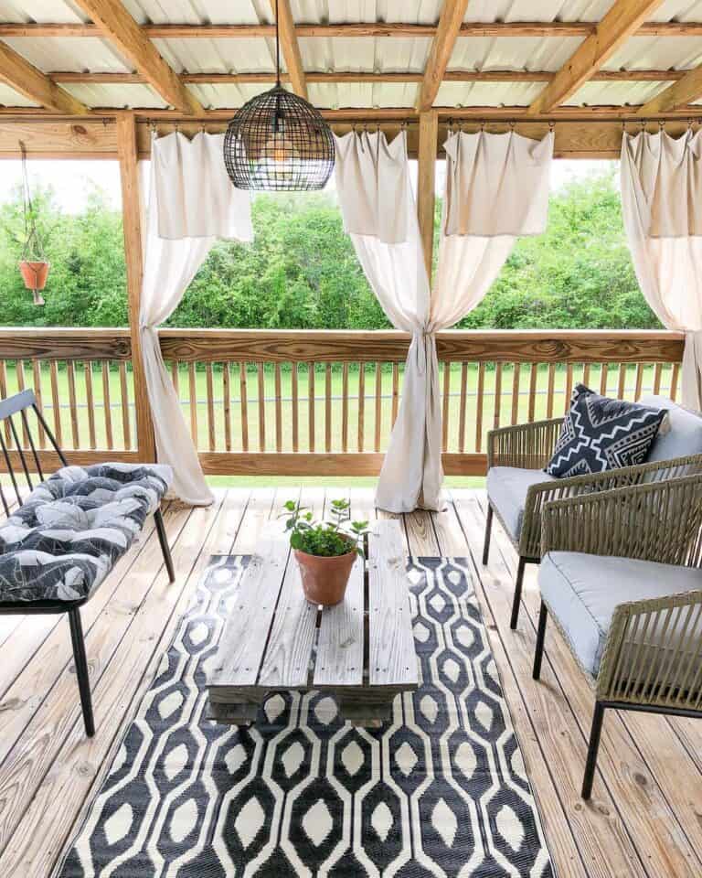 Black and White Outdoor Porch Rug