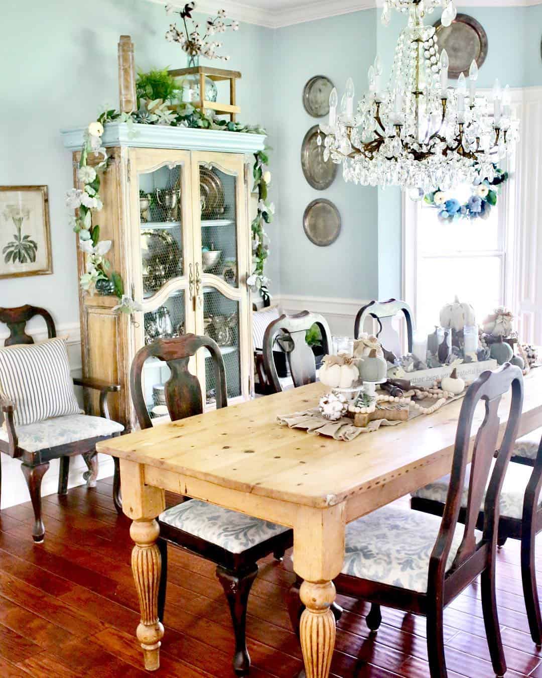 38 Light Wood Dining Table Sets That Are Classy Yet Modern