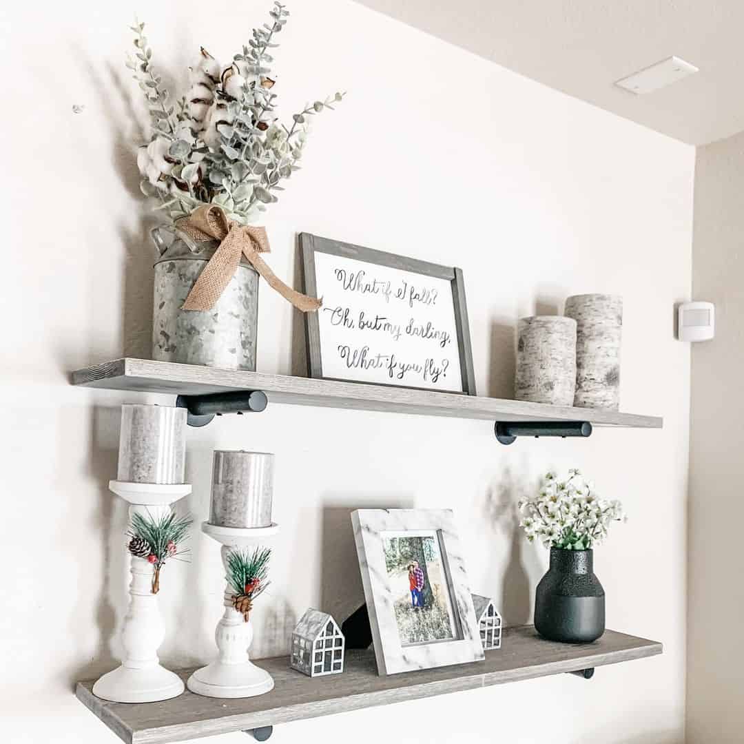 25 Farmhouse Living Room Shelves to Show Your Personality