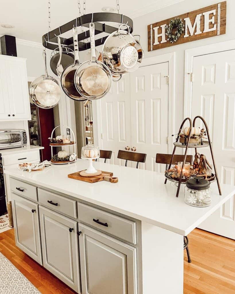 Kitchenware Display Rack Suspended from the Ceiling