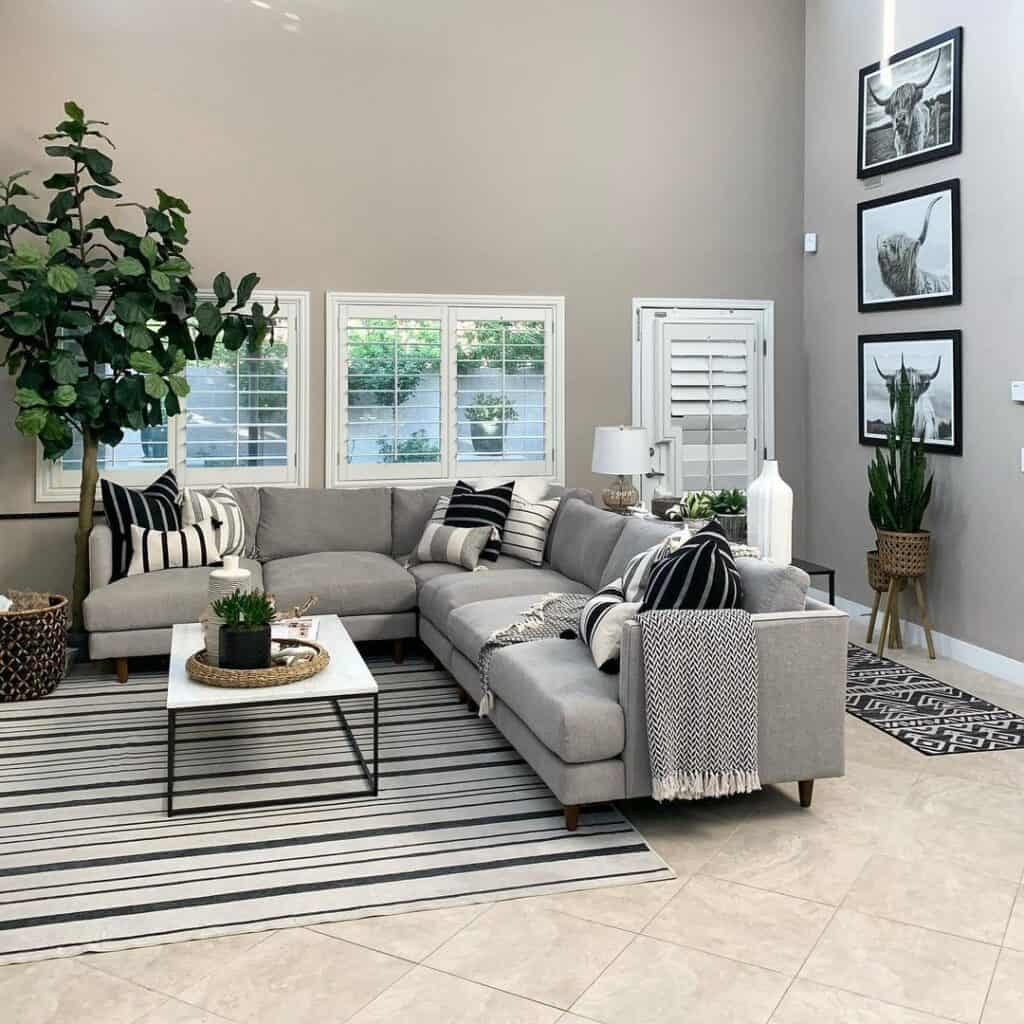 Living Room Black Frame Gallery Wall