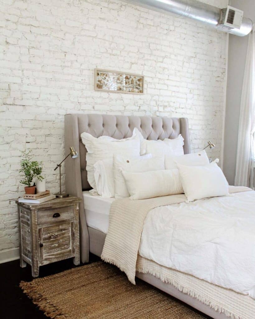 Off-White Coverlet with White Comforter