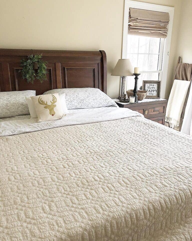Off-White Coverlet with White Sheets