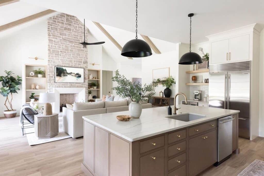 Open Kitchen With Neutral Décor