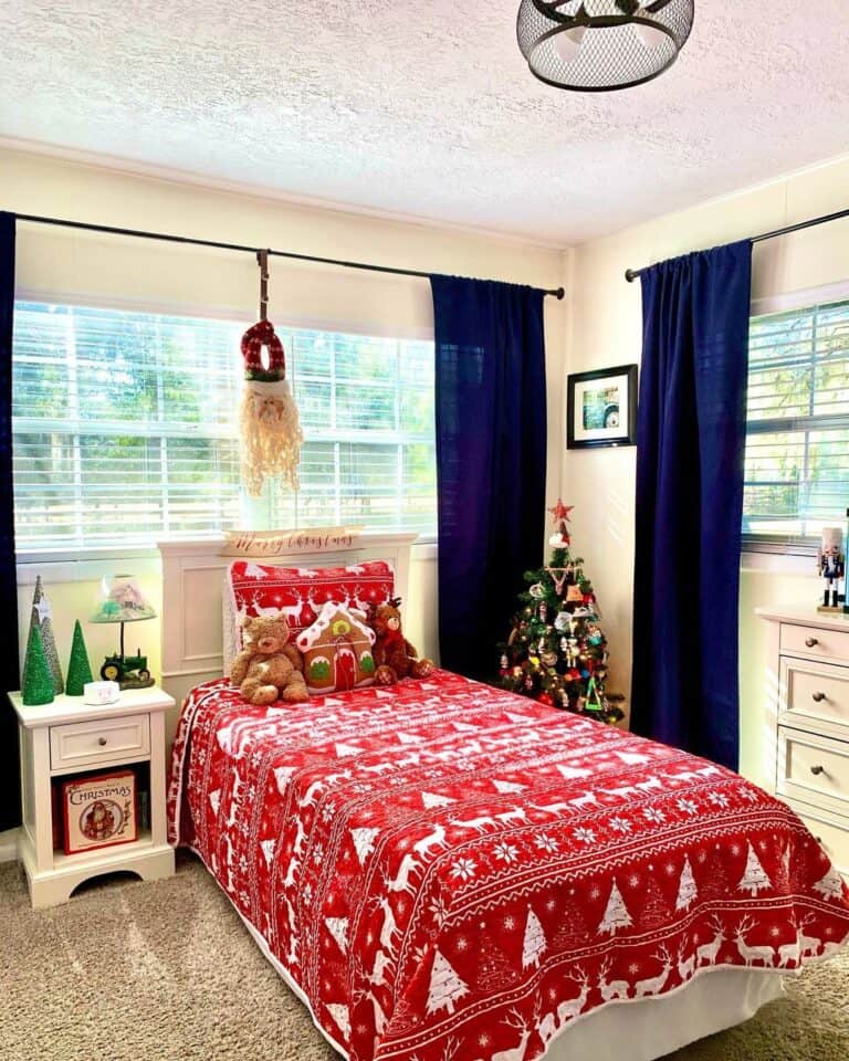 Red Christmas Bedspread