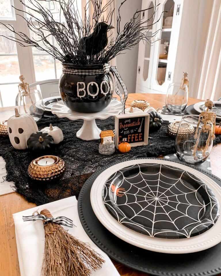 Spider Halloween Decoration Table Setting