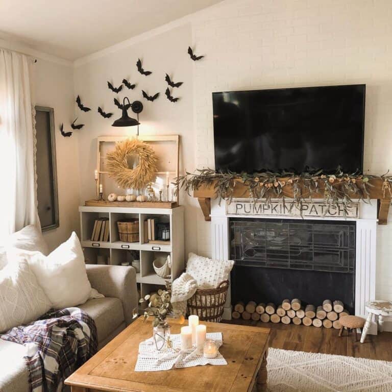 Autumn Décor Living Room with Garland