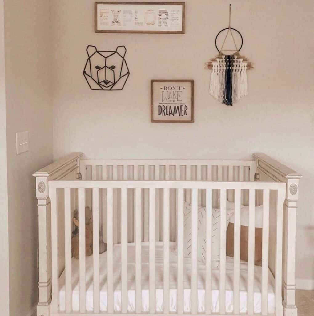 Boy's Room with Rustic Nursery Wall Décor