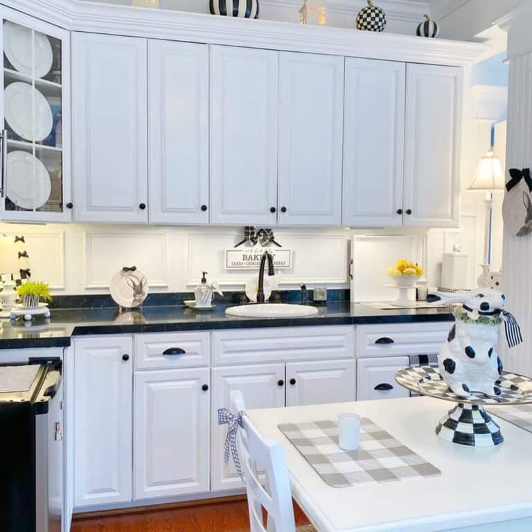 Cabinets with Black and White Kitchen Decor
