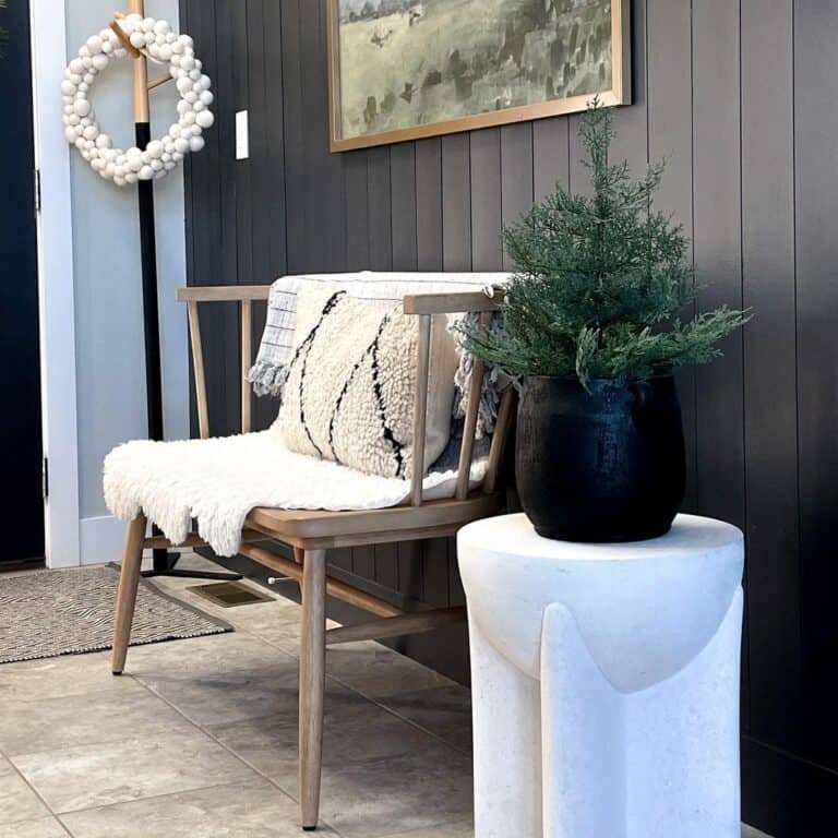 Chic End Table Decor Ideas for Entryway