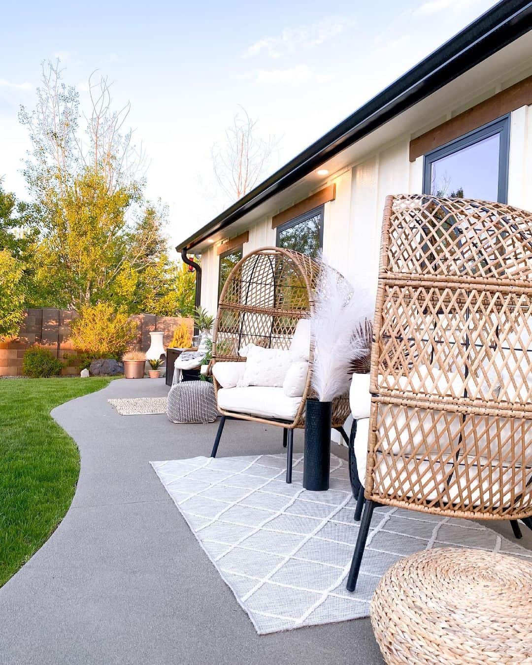 curved-concrete-patio-with-seating-soul-lane