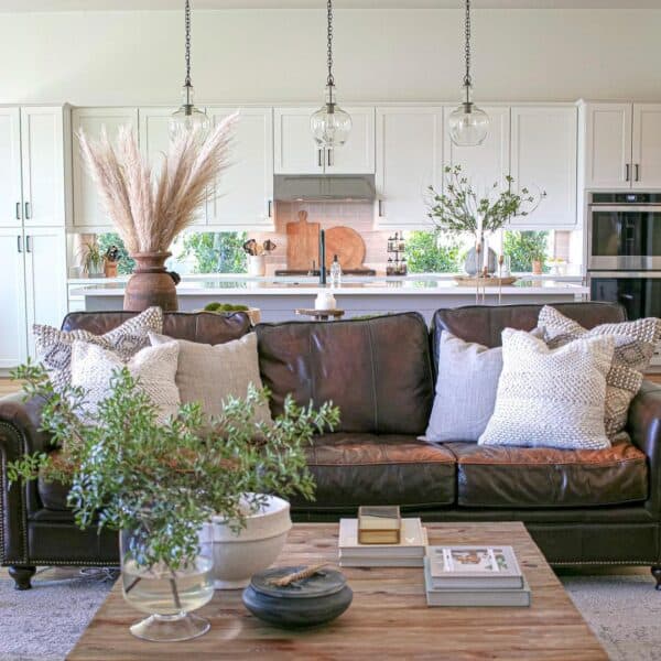 24 Brown Leather Couch Living Rooms That Look So Comfy