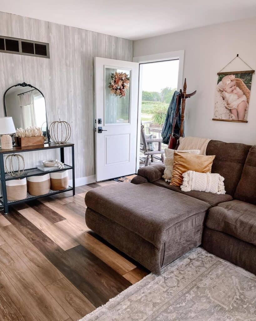 Entryway and Living Room Combo with Console