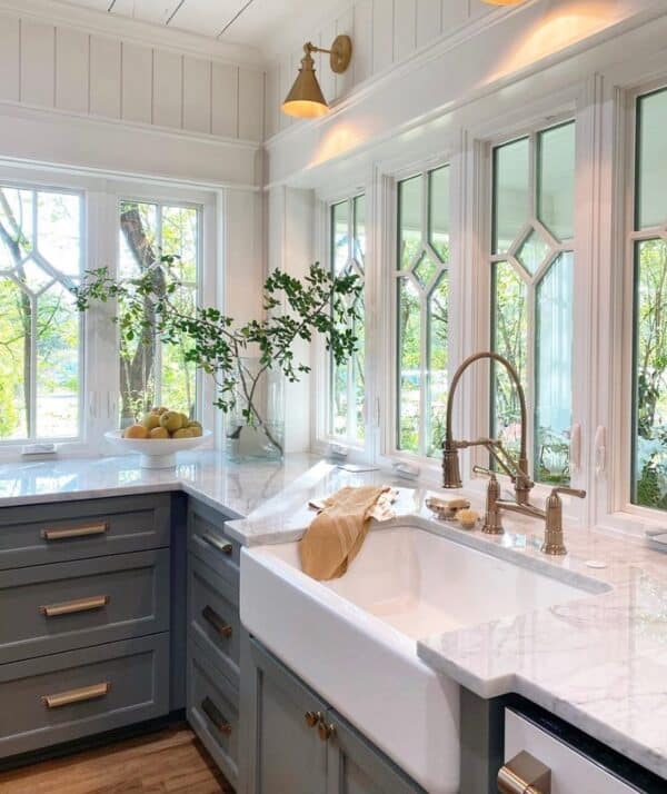 Gold Sink Faucet with Sprayer Soul & Lane