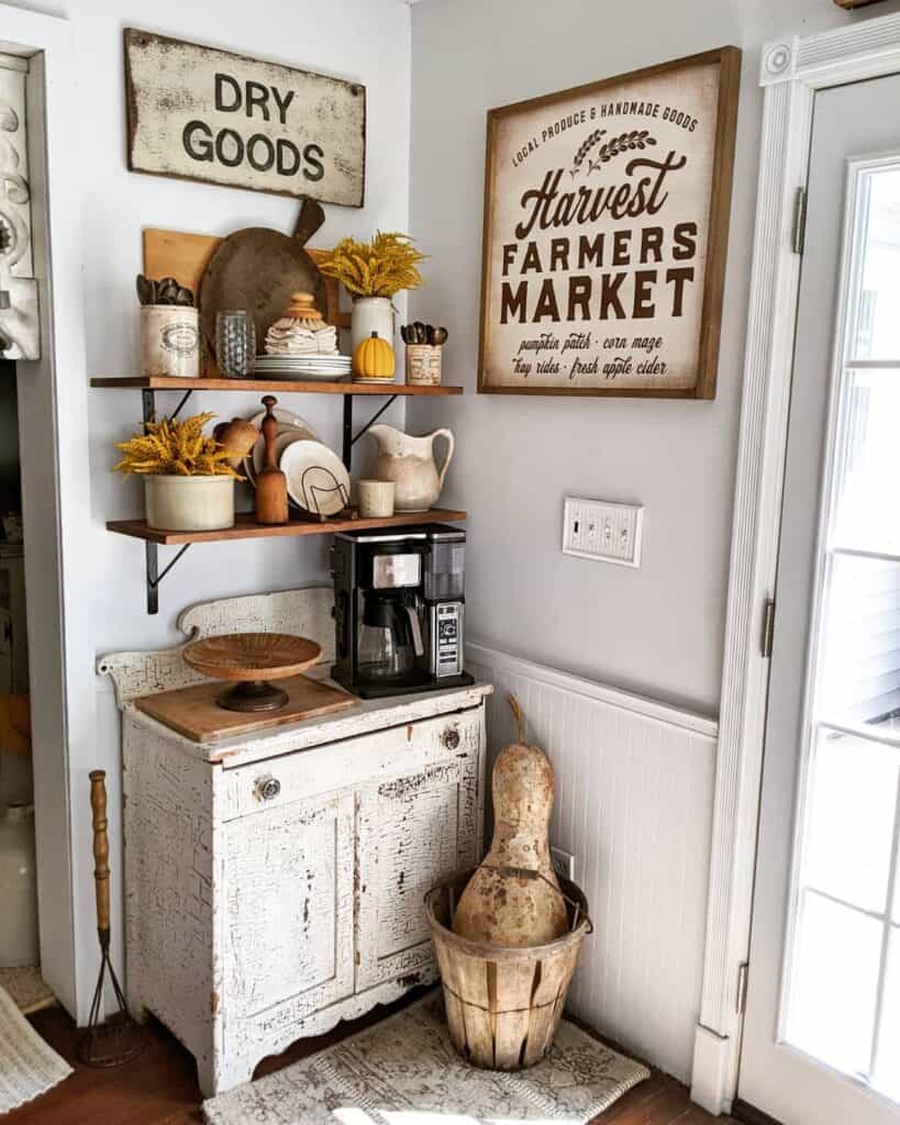Kitchen Nook with Fall and Farmhouse Inspiration