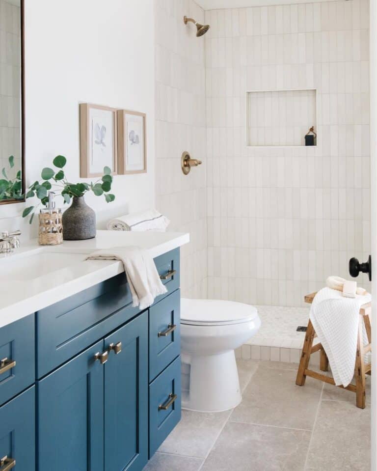 Off-White Vertical Accent Tile in a Shower